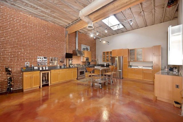 2101 28th St, Sacramento, CA 95818