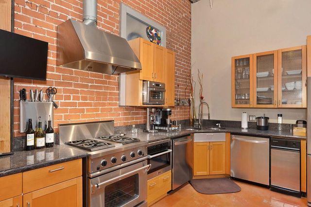 2101 28th St, Sacramento, CA 95818