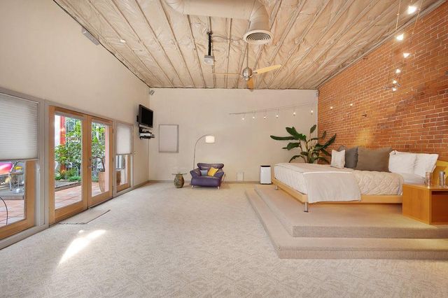 2101 28th St, Sacramento, CA 95818