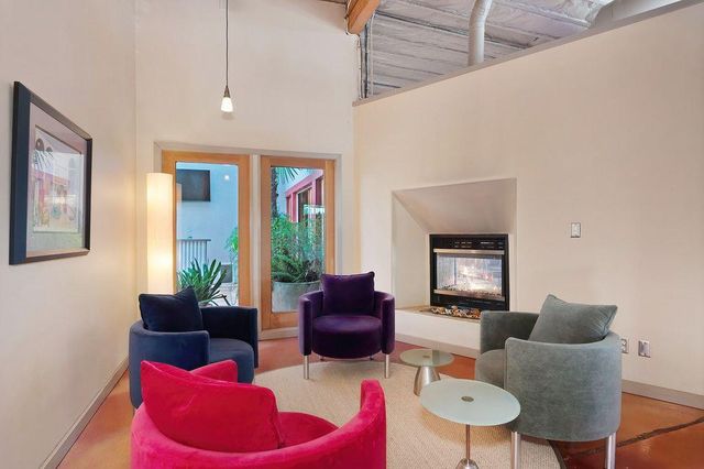 2101 28th St, Sacramento, CA 95818