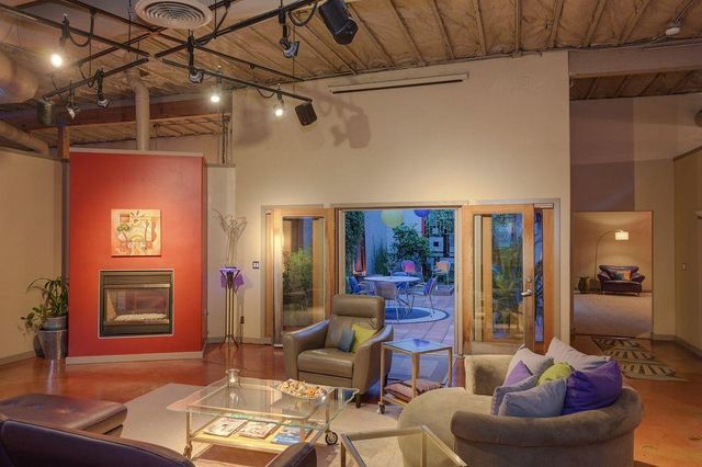 2101 28th St, Sacramento, CA 95818