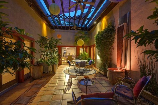 2101 28th St, Sacramento, CA 95818