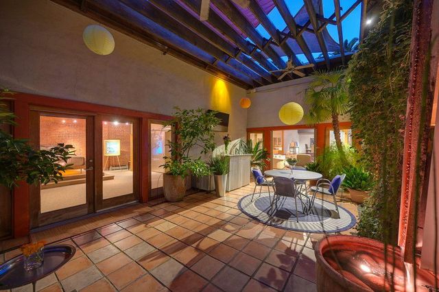 2101 28th St, Sacramento, CA 95818