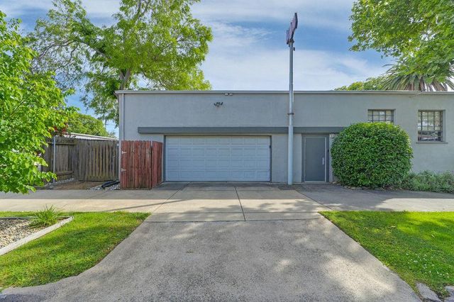 2101 28th St, Sacramento, CA 95818