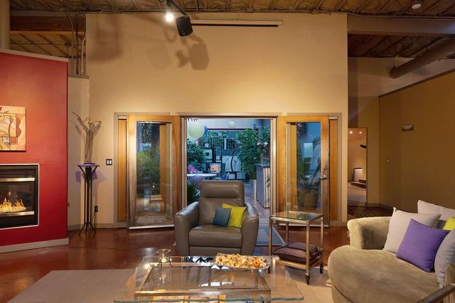 2101 28th St, Sacramento, CA 95818