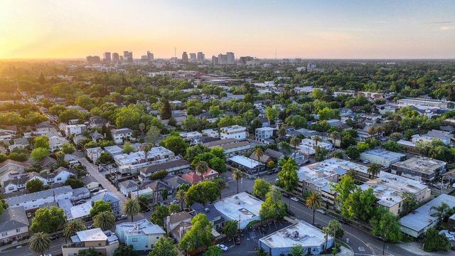 2101 28th St, Sacramento, CA 95818