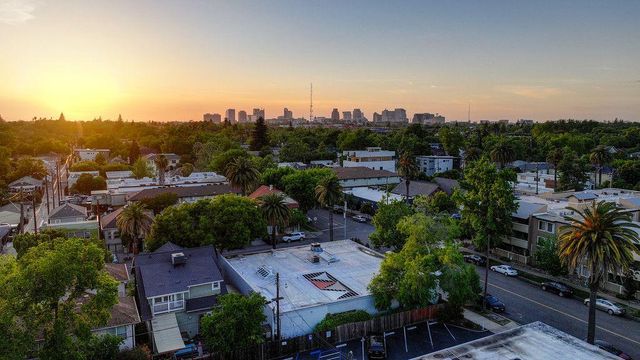 2101 28th St, Sacramento, CA 95818