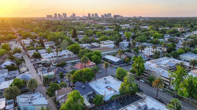 2101 28th St, Sacramento, CA 95818