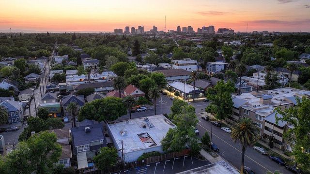 2101 28th St, Sacramento, CA 95818