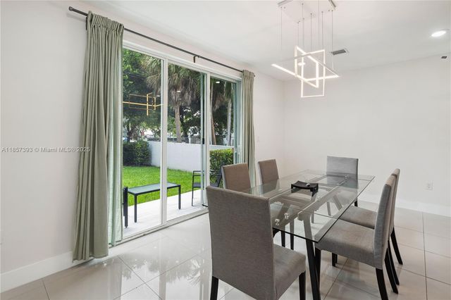 1020 NE 17th Terrace, Fort Lauderdale, FL 33304