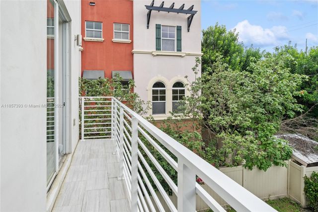 1020 NE 17th Terrace, Fort Lauderdale, FL 33304