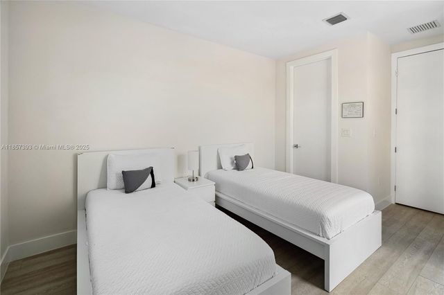 1020 NE 17th Terrace, Fort Lauderdale, FL 33304