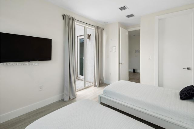 1020 NE 17th Terrace, Fort Lauderdale, FL 33304