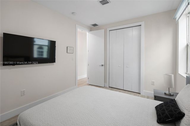 1020 NE 17th Terrace, Fort Lauderdale, FL 33304