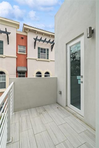 1020 NE 17th Terrace, Fort Lauderdale, FL 33304
