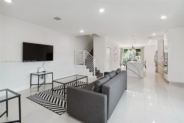 1020 NE 17th Terrace, Fort Lauderdale, FL 33304