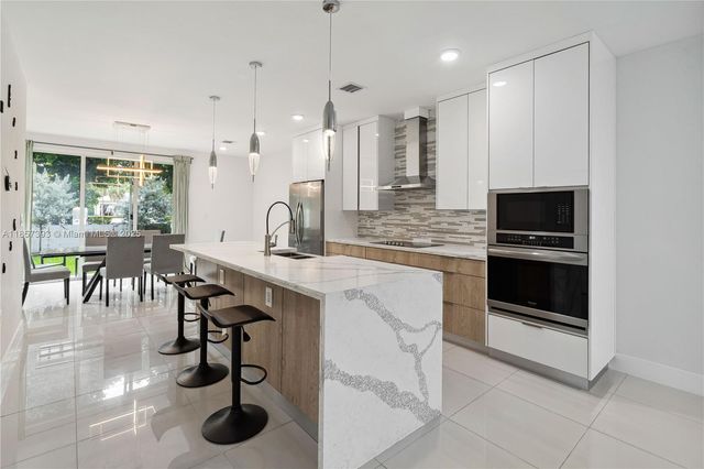 1020 NE 17th Terrace, Fort Lauderdale, FL 33304