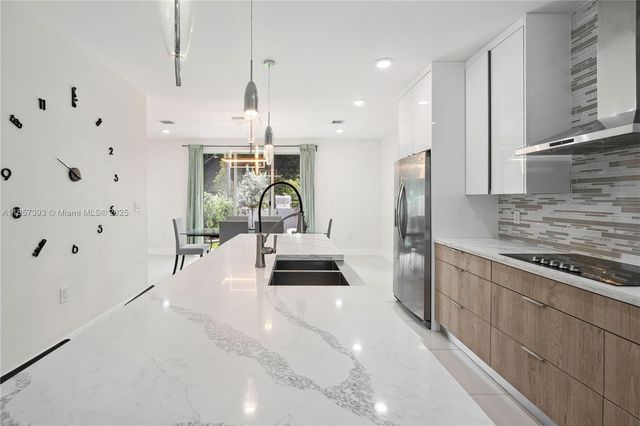 1020 NE 17th Terrace, Fort Lauderdale, FL 33304