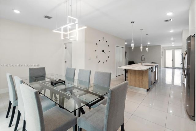 1020 NE 17th Terrace, Fort Lauderdale, FL 33304