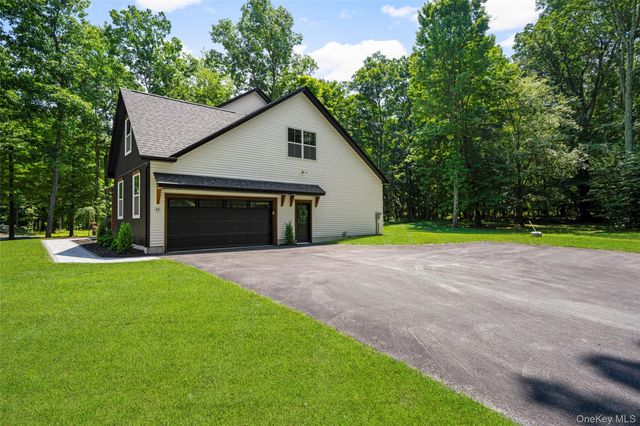 45 Maple Hill Drive, Millbrook, NY 12545