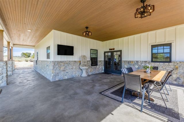 174 Gilmore Road, Brenham, TX 77833