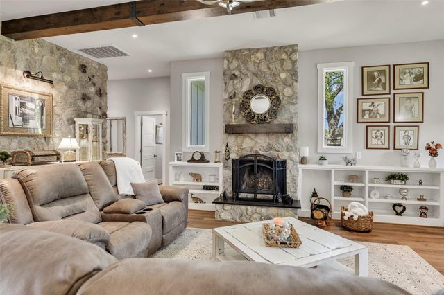 174 Gilmore Road, Brenham, TX 77833