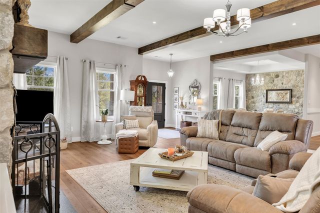 174 Gilmore Road, Brenham, TX 77833