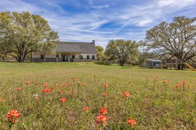 174 Gilmore Road, Brenham, TX 77833