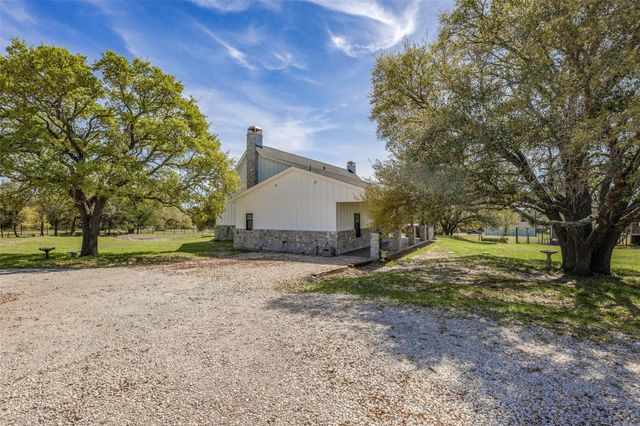 174 Gilmore Road, Brenham, TX 77833