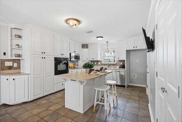 701 Georgia Street, Lindale, TX 75771