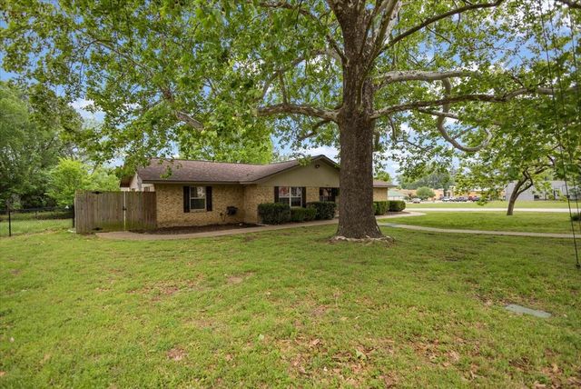 701 Georgia Street, Lindale, TX 75771