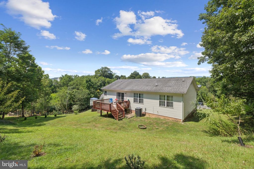 605 CEDAR CT, Woodstock, VA 22664
