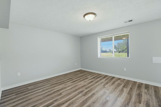 6335 Pine Island Drive Ne, Plainfield Twp, MI 49321