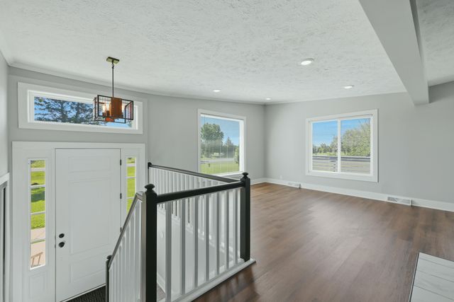 6335 Pine Island Drive Ne, Plainfield Twp, MI 49321