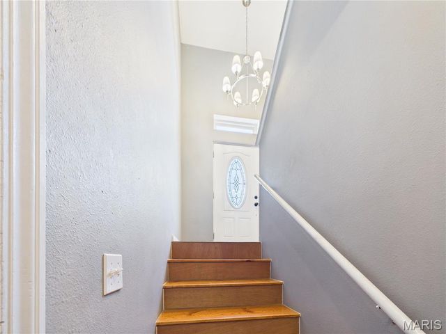 121 Penny Lane, Farmington, MO 63640