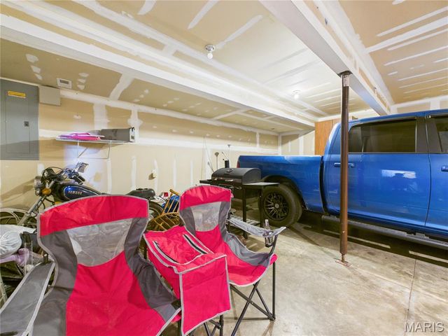 121 Penny Lane, Farmington, MO 63640