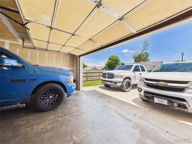 121 Penny Lane, Farmington, MO 63640