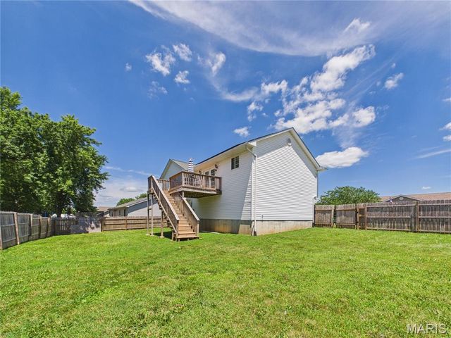121 Penny Lane, Farmington, MO 63640