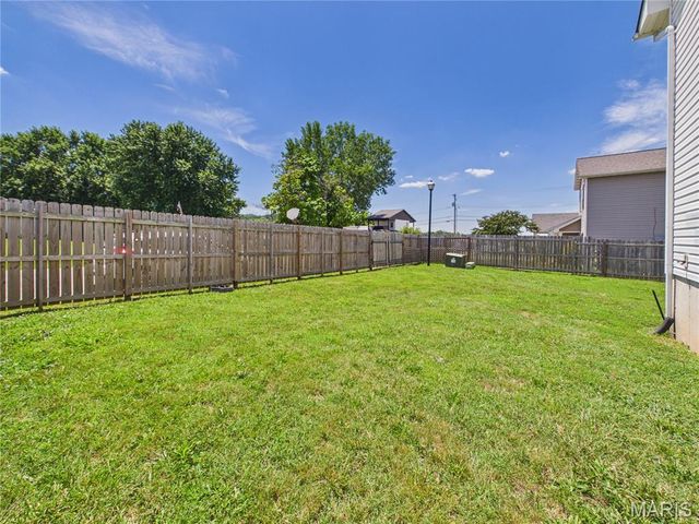121 Penny Lane, Farmington, MO 63640