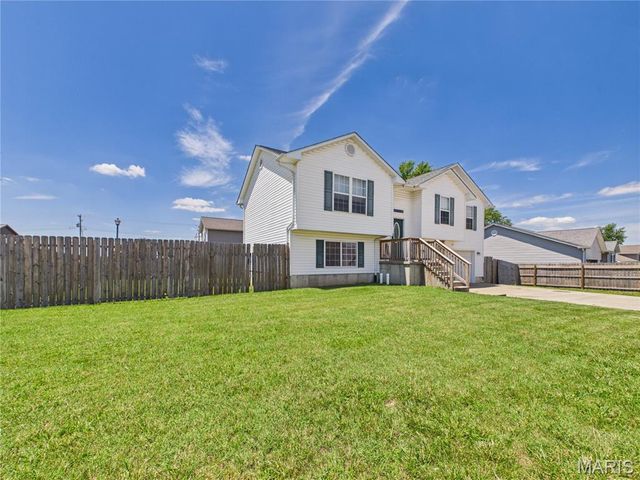 121 Penny Lane, Farmington, MO 63640