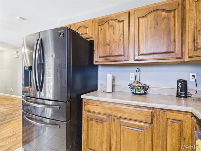 121 Penny Lane, Farmington, MO 63640