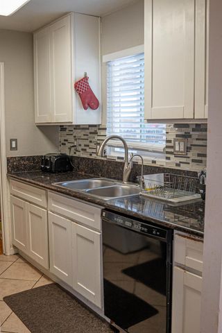 5401 Calistoga Way, Sacramento, CA 95841
