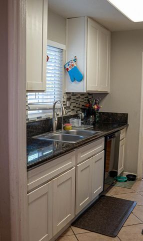 5401 Calistoga Way, Sacramento, CA 95841