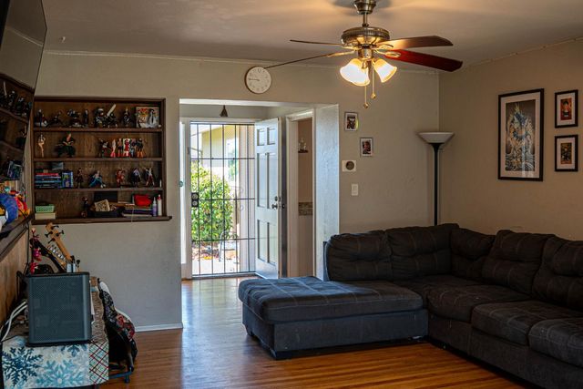 5401 Calistoga Way, Sacramento, CA 95841
