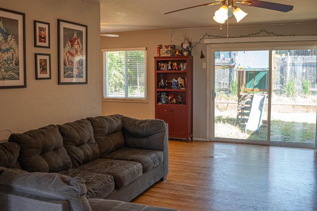 5401 Calistoga Way, Sacramento, CA 95841
