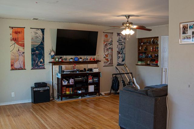 5401 Calistoga Way, Sacramento, CA 95841