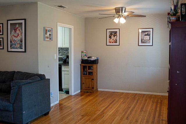 5401 Calistoga Way, Sacramento, CA 95841