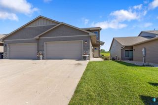7416 E 45th St, Sioux Falls, SD 57110