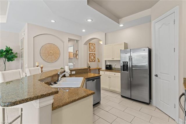 1406 Serrano CIR, Naples, FL 34105