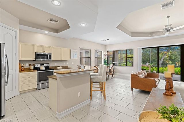 1406 Serrano CIR, Naples, FL 34105